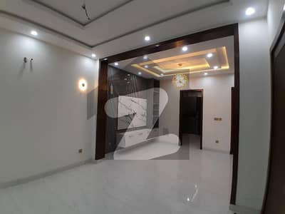 Prime Location Park View City House Sized 5 Marla For rent