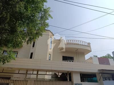 کلفٹن ۔ بلاک 2 کلفٹن,کراچی میں 3 کمروں کا 10 مرلہ فلیٹ 4.0 کروڑ میں برائے فروخت۔