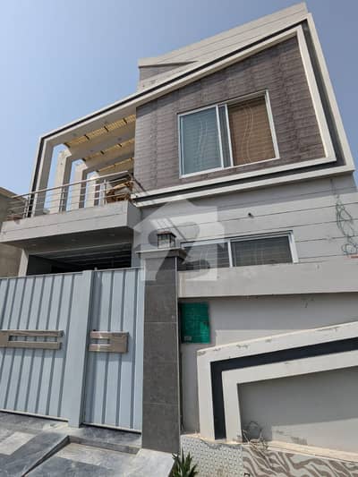 I SELL 5 MARLA SLIGHTLY USED HOUSE IN BAHRIA ORCHARD LAHORE. PHASE 1 EASTERN EXT BLOCK. 165 FINAL PRICE