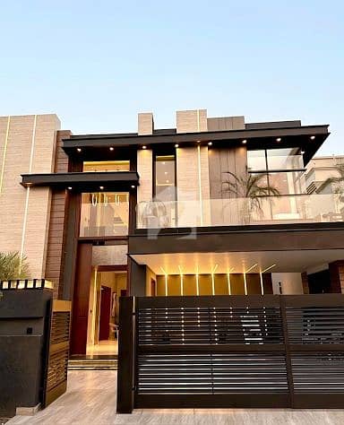 10 Marla Like Brand New House For Rent In Jasmine Block Bahria Town Lahore