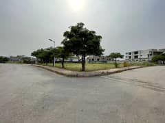 33 MARLA PRIME LOCATION PLOT FOR SALE IN SECTOR A PHASE 8.