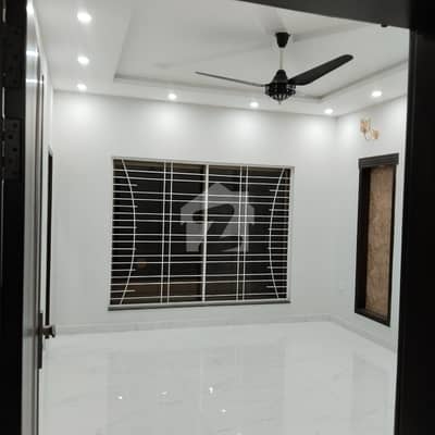 I RENT OUT A 5 MARLA HOUSE. IN BAHRIA ORCHARD LAHORE