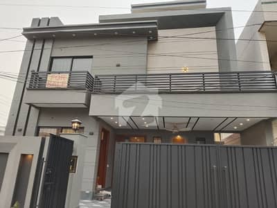 10 Marla Brand New Luxury Modern Style House All Original Picture Attached With Direct Meeting Available For Sale In Wapda Town Lahore 10 Marla Brand New Luxury Modern Style House All Original Picture Attached With Direct Meeting Available For Sale In Wapda Town Lahore