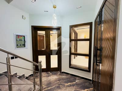 I RENT OUT A 5 MARLA HOUSE. BAHRIA ORCHARD LAHORE