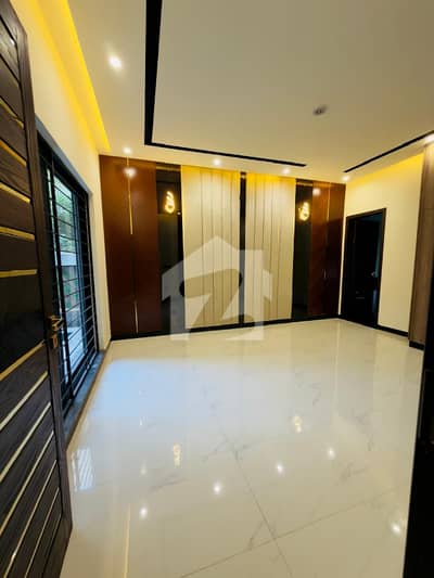 10 MARLA LOWER PORTION AVAILABLE FOR RENT IN NASHEMAN E IQBAL PHASE 2
