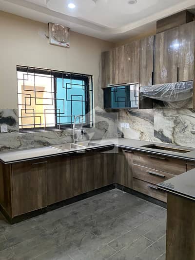 10 Marla House for Sale in I Block Prime Location