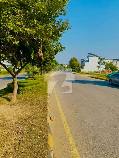 گلبرگ ریزیڈنشیا - بلاک ایس گلبرگ ریزیڈنشیا,گلبرگ,اسلام آباد میں 1 کنال رہائشی پلاٹ 2.15 کروڑ میں برائے فروخت۔