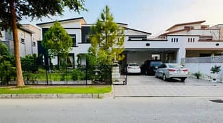 Premium 2 Kanal Furnished Villa For Rent In DHA Raya Facing Golf