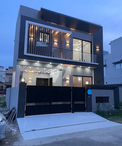 Modern 5 Marla House for Sale in DHA Phase 11 Rahbar Lahore Ideal Family Living