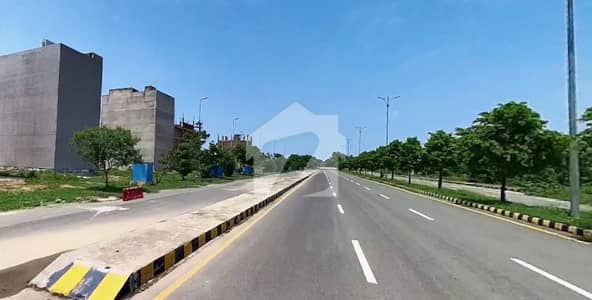 ڈی ایچ اے فیز9 پریزم - بلاک اے ڈی ایچ اے فیز9 پریزم,ڈی ایچ اے ڈیفینس,لاہور میں 4 مرلہ کمرشل پلاٹ 4.35 کروڑ میں برائے فروخت۔ ڈی ایچ اے فیز9 پریزم - بلاک اے ڈی ایچ اے فیز9 پریزم,ڈی ایچ اے ڈیفینس,لاہور میں 4 مرلہ کمرشل پلاٹ 4.35 کروڑ میں برائے فروخت۔