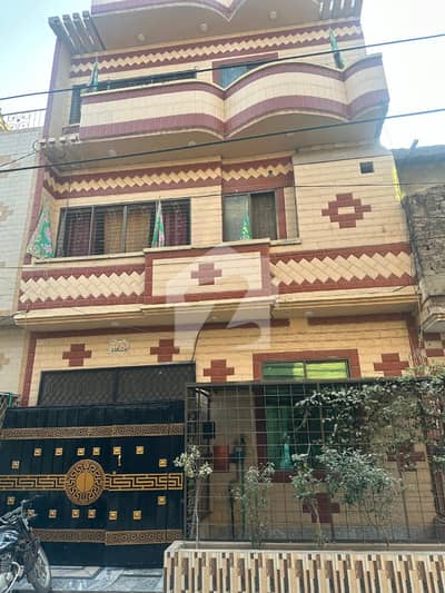 سبزہ زار سکیم لاہور میں 6 کمروں کا 5 مرلہ مکان 2.1 کروڑ میں برائے فروخت۔ سبزہ زار سکیم لاہور میں 6 کمروں کا 5 مرلہ مکان 2.1 کروڑ میں برائے فروخت۔