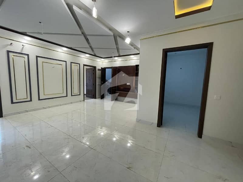FLAT AVAILABLE FOR RENT IN HIGH-RISE FLAT AVAILABLE FOR RENT IN HIGH-RISE