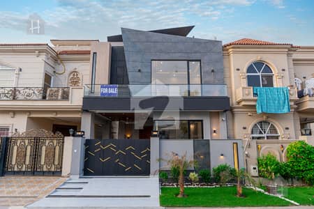 ڈی ایچ اے فیز 5 - بلاک ڈی فیز 5,ڈیفنس (ڈی ایچ اے),لاہور میں 3 کمروں کا 5 مرلہ مکان 2.99 کروڑ میں برائے فروخت۔