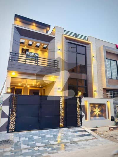 Offering 5 Marla Ideal Location Dream House For Sale In Diamond Block.