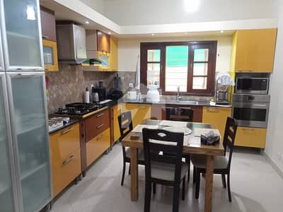 ڈی ایچ اے فیز 8 ڈی ایچ اے ڈیفینس,کراچی میں 5 کمروں کا 1 کنال مکان 19.0 کروڑ میں برائے فروخت۔