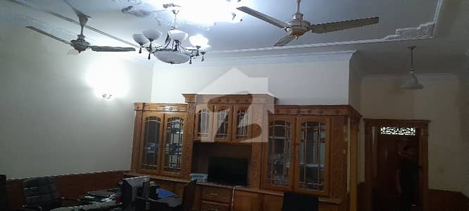 Livable 60x90 Triple Storey House Near Park For Sale
