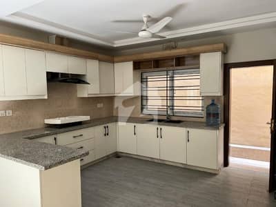 10 Marla Designer'S Double Unit Brand New House For Sale. Demand 5.50 Cr Negotiable