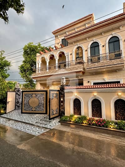 واپڈا ٹاؤن فیز 1 واپڈا ٹاؤن,لاہور میں 5 کمروں کا 10 مرلہ مکان 5.5 کروڑ میں برائے فروخت۔ واپڈا ٹاؤن فیز 1 واپڈا ٹاؤن,لاہور میں 5 کمروں کا 10 مرلہ مکان 5.5 کروڑ میں برائے فروخت۔