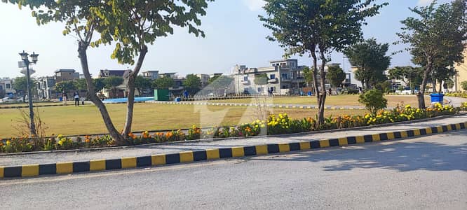 میڈیا ٹاؤن راولپنڈی میں 12 مرلہ رہائشی پلاٹ 2.7 کروڑ میں برائے فروخت۔