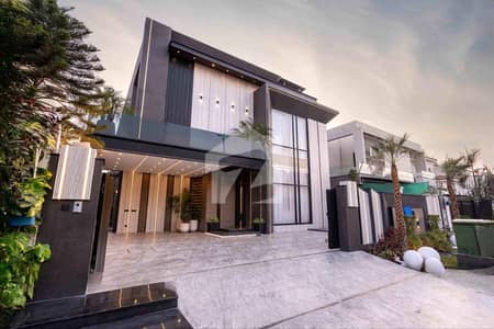 1 Kanal Top Quality Build Luxurious Beautiful Modern Design Villa With Basement For Sale In DHA Lahore Phase 5 Prime Location Near To Park