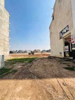 Prime 5 Marla Commercial Plot For Sale In Park View City, Lahore