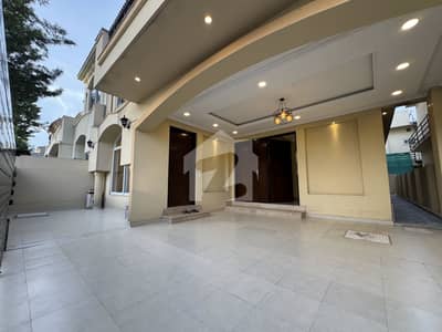 Modern Luxury House for Sale in Sector C-1 Bahria Enclave Islamabad | Fully Developed Location Brand New 10 Marla House with Rooftop & BBQ Area Modern Luxury House for Sale in Sector C-1 Bahria Enclave Islamabad | Fully Developed Location Brand New 10 Marla House with Rooftop & BBQ Area