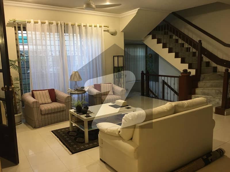BEAUTIFUL LOCATION LIKE BRAND NEW HOUSE FOR SALE BEAUTIFUL LOCATION LIKE BRAND NEW HOUSE FOR SALE