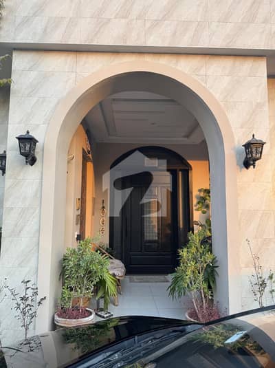 ڈی ایچ اے فیز 7 - بلاک ٹی فیز 7,ڈیفنس (ڈی ایچ اے),لاہور میں 5 کمروں کا 1 کنال مکان 7.75 کروڑ میں برائے فروخت۔