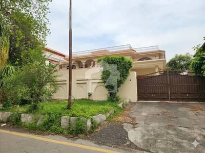 EXCELLENT HOUSE FOR SALE F-6/1, ISLAMABAD EXCELLENT HOUSE FOR SALE F-6/1, ISLAMABAD
