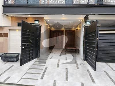 5 MARLA BRAND New Luxery Ultra Modern Stylish Style House Available For Sale In Joher Town Phase Ii Near Emporium Mall Lahore