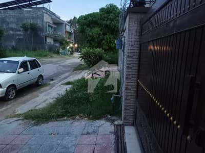 Reserve A Centrally Located Upper Portion In Margalla View Society - Block A