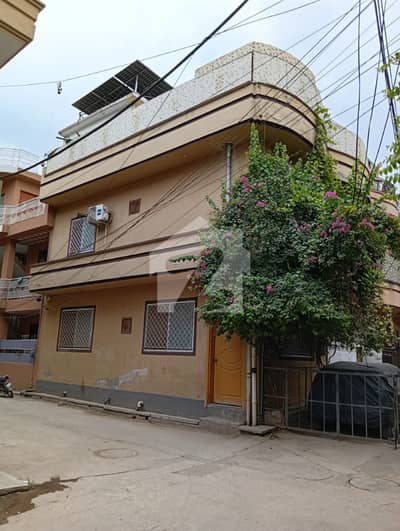 Beautiful Corner House، Fully Furnished, 2.5 Old Marla