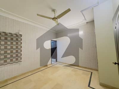 5 Marla Family House Available for Rent 5 Marla Family House Available for Rent