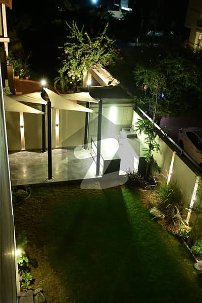 ARCHITECT DESIGN BUNGALOW FOR SALE DHA PHASE VI KARACHI MEASURING 1000 SQUARE YARDS
