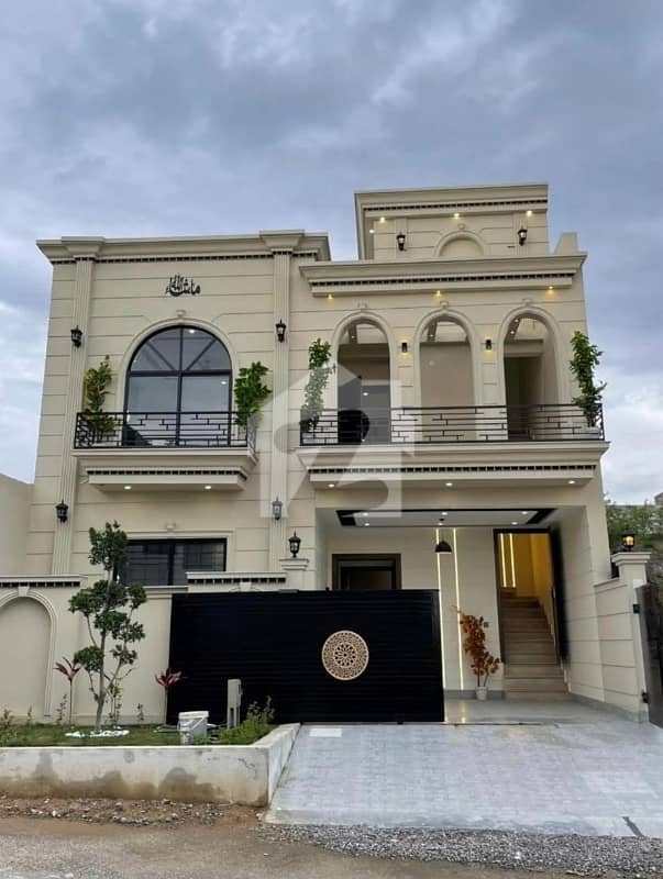 بی ۔ 17 اسلام آباد میں 4 کمروں کا 8 مرلہ مکان 4.15 کروڑ میں برائے فروخت۔ بی ۔ 17 اسلام آباد میں 4 کمروں کا 8 مرلہ مکان 4.15 کروڑ میں برائے فروخت۔