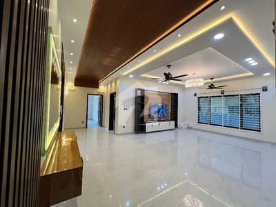 1 Kanal Full House Available For Rent In Dha Phase 5