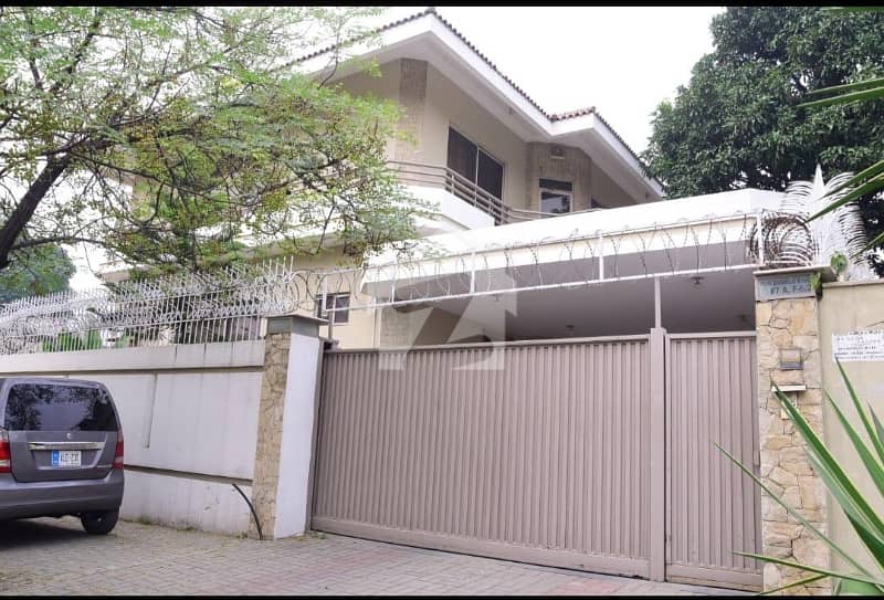 ایف ۔ 7 اسلام آباد میں 8 کمروں کا 1 کنال مکان 12.0 لاکھ میں کرایہ پر دستیاب ہے۔ ایف ۔ 7 اسلام آباد میں 8 کمروں کا 1 کنال مکان 12.0 لاکھ میں کرایہ پر دستیاب ہے۔
