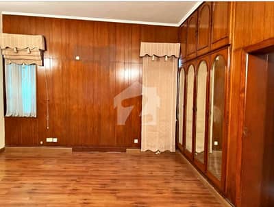 1 Kanal Beautiful House For Sale 8 Bedrooms 6 Washrooms Double Kitchen Double Lounge Double Drawing Prime Location Shadman Near To Main Jail Road Rental Value 550kCommission 2 Percent