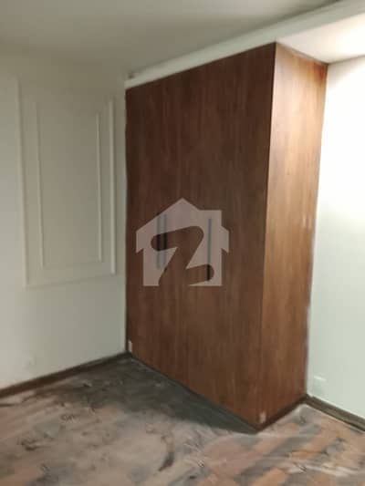 one bedroom apartment available for rent in gold crest mall