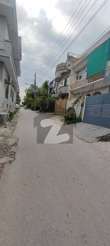 آئی ۔ 10 اسلام آباد میں 7 مرلہ Studio مکان 5.5 کروڑ میں برائے فروخت۔