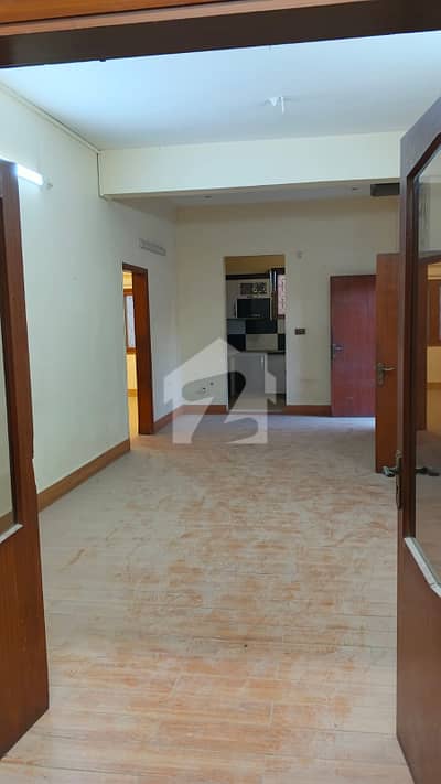 MAIN ROAD HOUSE AVAILABLE FOR SALE BLOCK T MAIN ROAD HOUSE AVAILABLE FOR SALE BLOCK T
