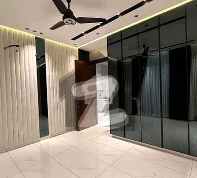 10 Marla House For Rent In Bahria Town - Sector C