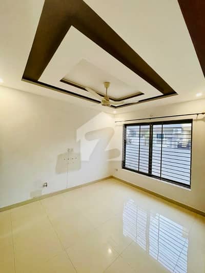 DOUBLE UNIT 4.4 Marla HOUSE AVAILABLE FOR RENT DOUBLE UNIT 4.4 Marla HOUSE AVAILABLE FOR RENT
