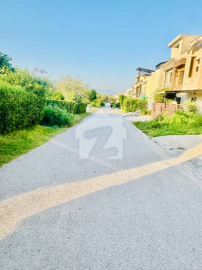 ڈی ۔ 12/4 ڈی ۔ 12,اسلام آباد میں 4 مرلہ رہائشی پلاٹ 3.4 کروڑ میں برائے فروخت۔