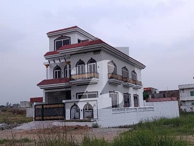 3060 Luxury Corner House For Sale In Health Enclave E18. 3060 Luxury Corner House For Sale In Health Enclave E18.