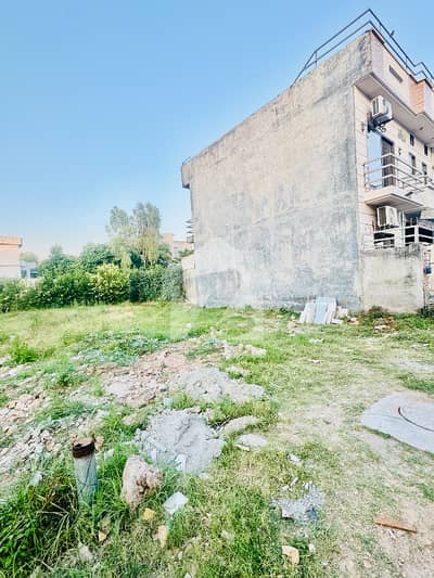 25x50 Most Demanding Location Plot For Sale Margalla Face