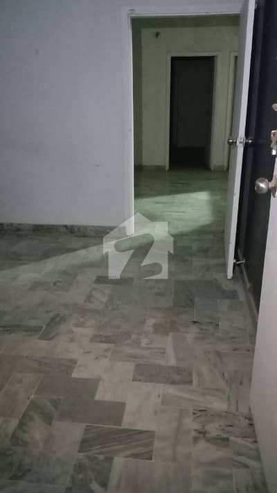 نارتھ ناظم آباد ۔ بلاک ٹی نارتھ ناظم آباد,کراچی میں 10 کمروں کا 8 مرلہ مکان 3.55 کروڑ میں برائے فروخت۔