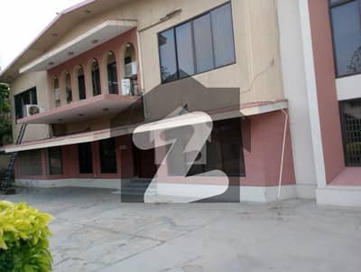 2000 Square Yards House For Rent Is Available In Clifton - Block 5