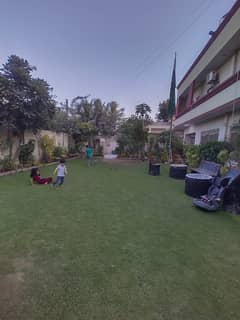 VIP Bungalow 1000 Yard Double Storey With Green Lavish Lawn