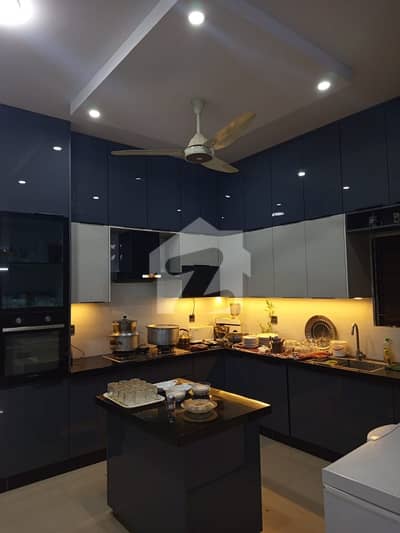 VIP Bungalow 1000 Yard Double Storey With Green Lavish Lawn